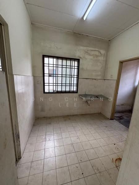 Pangsapuri untuk Dijual di Seri Mengkuang - Hong Charng Lee - Kitchen - PropertyGuru.com.my