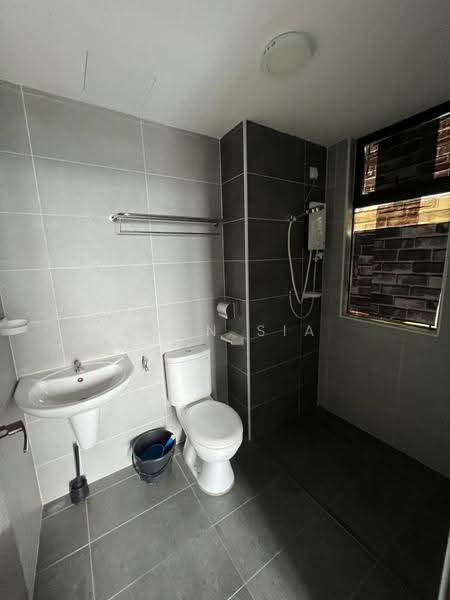 Service Residence for Sale at KSL Avery Park - John Sia - Bathroom - PropertyGuru.com.my