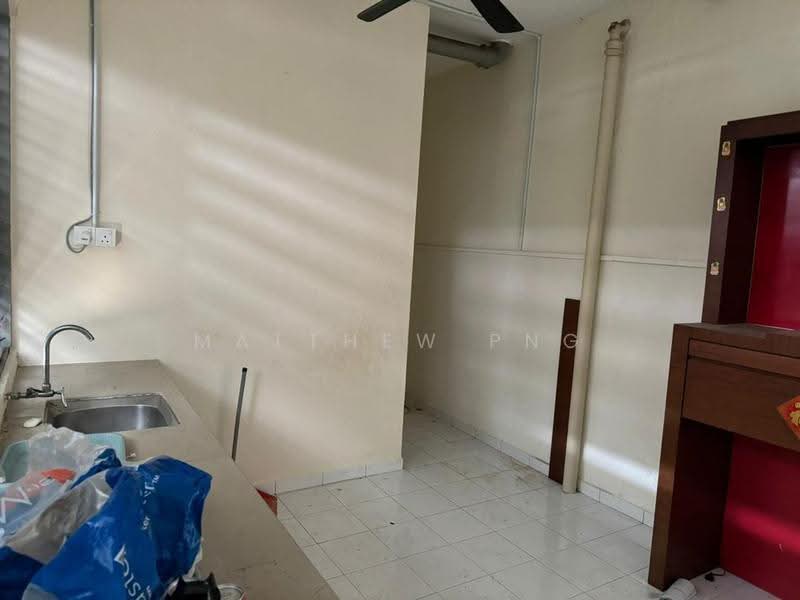 2-storey Terraced House for Sale in Island Glades (Jelutong) - Matthew Png - Kitchen - PropertyGuru.com.my