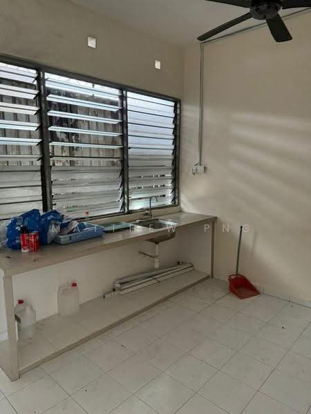 2-storey Terraced House for Sale in Island Glades (Jelutong) - Matthew Png - Kitchen - PropertyGuru.com.my