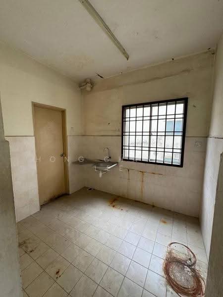 Pangsapuri untuk Dijual di Seri Mengkuang - Hong Charng Lee - Kitchen - PropertyGuru.com.my