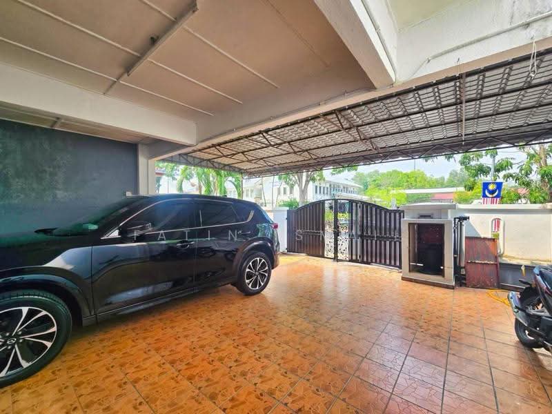 2-storey Terraced House for Sale in Hulu Langat (Selangor) - Fatin Ismail - Car Park - PropertyGuru.com.my