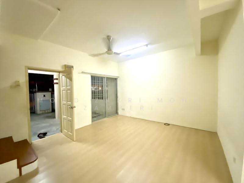 Terraced House for Sale in Sungai Buloh (Selangor) - Mohd Zakri Mohd Zamberi - Living Room - PropertyGuru.com.my