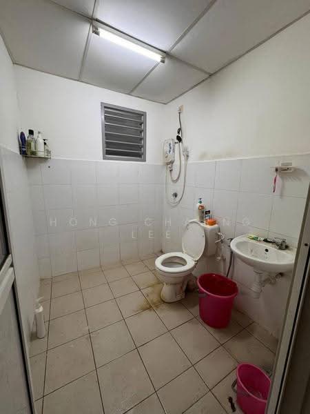 Apartment for Sale at Denai Nusantara Apartment - Hong Charng Lee - Bathroom - PropertyGuru.com.my