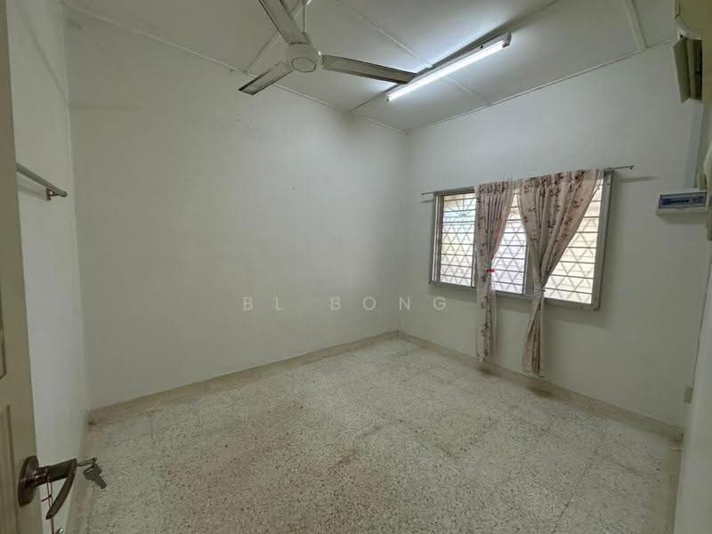 1-storey Terraced House for Sale in Taman Datuk Palembang (Bukit Baru) - BL Bong - Interior - PropertyGuru.com.my