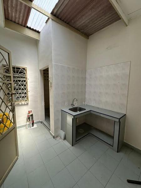 1-storey Terraced House for Sale in Taman Datuk Palembang (Bukit Baru) - BL Bong - Kitchen - PropertyGuru.com.my