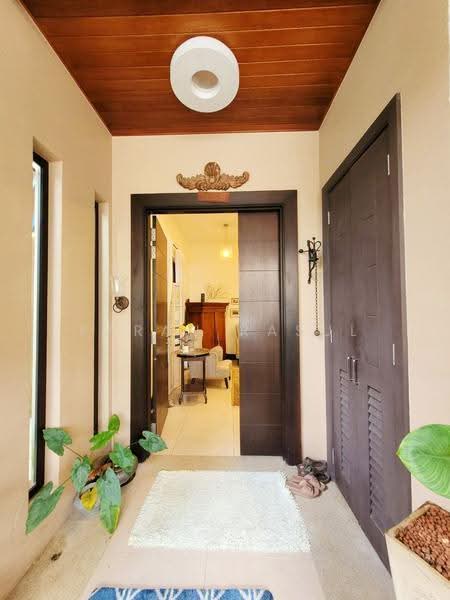 Rumah Berkembar untuk Dijual di Desa Sri Hartamas (Sri Hartamas) - Farah Rasul - Entrance - PropertyGuru.com.my