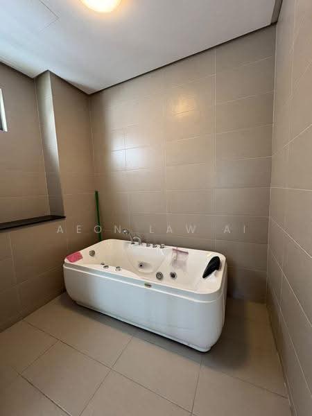 Rumah Berkembar untuk Dijual di Sungai Ara (Penang) - Aeon Law Ai - Bathroom - PropertyGuru.com.my