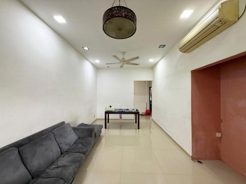 1-storey Terraced House for Sale in Taman Puteri Wangsa (Ulu Tiram) - Calvin Lee - PropertyGuru.com.my
