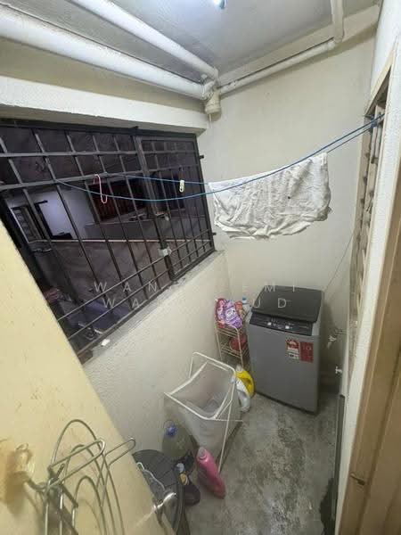 Pangsapuri untuk Dijual di Flora Damansara Apartment - Wan Azemi Wan Daud - Balcony - PropertyGuru.com.my