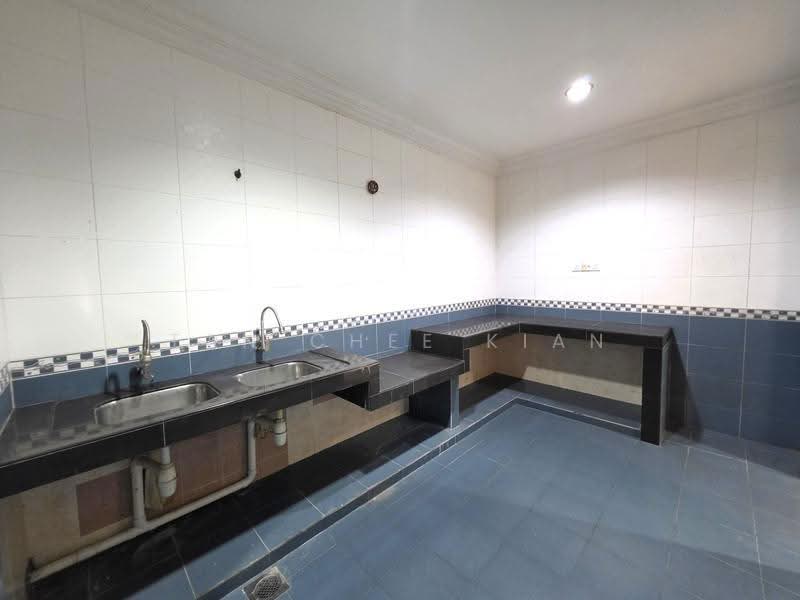 Terraced House for Sale in Bandar Kinrara Seksyen 5 (Bandar Kinrara) - Tan Chee Kian - Kitchen - PropertyGuru.com.my
