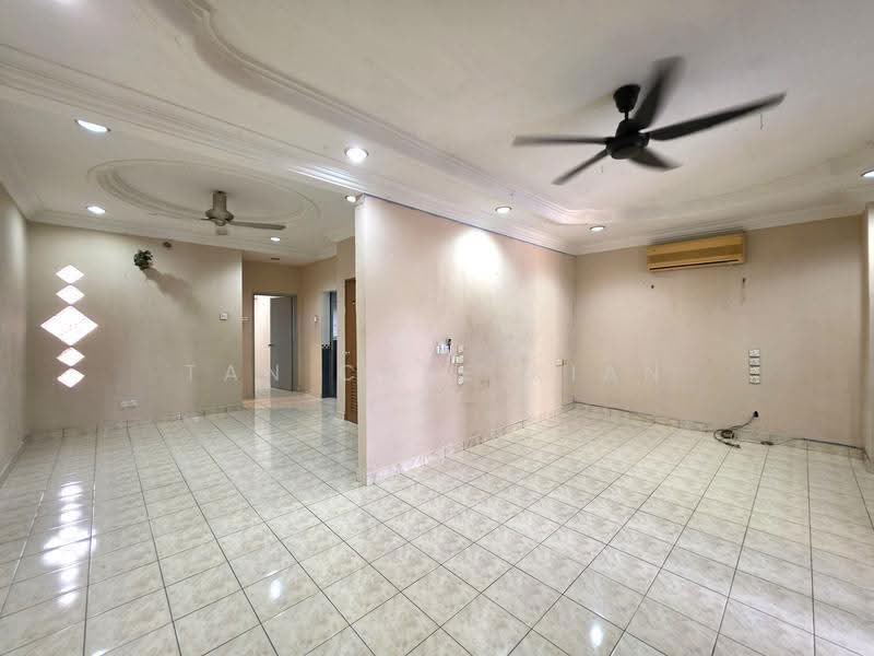 Terraced House for Sale in Bandar Kinrara Seksyen 5 (Bandar Kinrara) - Tan Chee Kian - Living Room - PropertyGuru.com.my