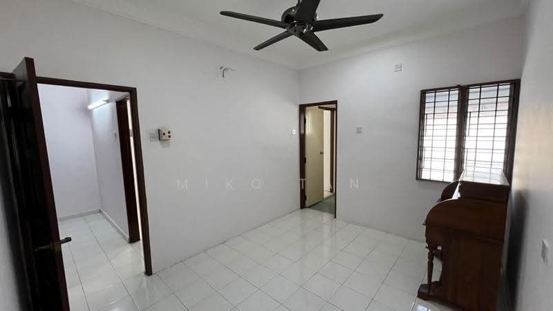 2.5-storey Terraced House for Sale in Gunung Rapat (Ipoh) - Miko Tan - Room 1 - PropertyGuru.com.my