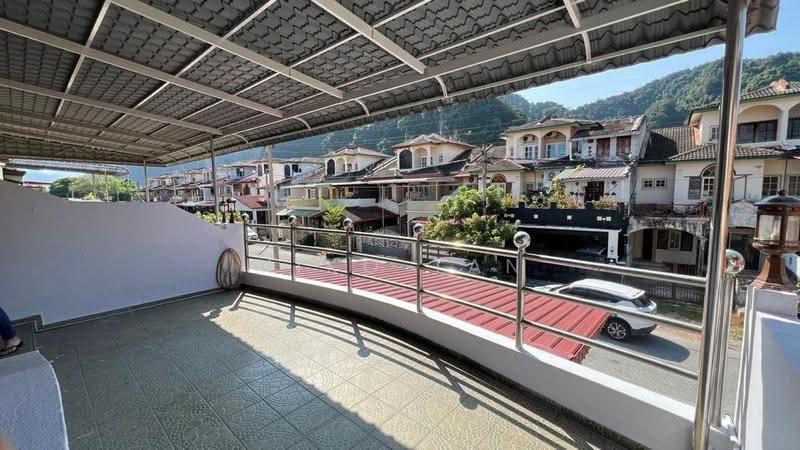 2.5-storey Terraced House for Sale in Gunung Rapat (Ipoh) - Miko Tan - Balcony - PropertyGuru.com.my