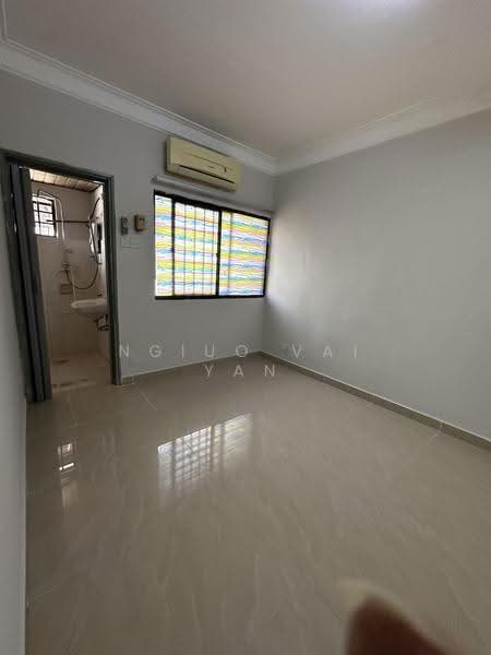 Terraced House for Sale in Usj 13 (Subang Jaya) - Ngiuo Vai Yan - Bathroom - PropertyGuru.com.my