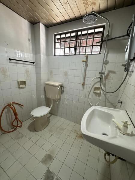 Terraced House for Sale in Usj 13 (Subang Jaya) - Ngiuo Vai Yan - Bathroom - PropertyGuru.com.my