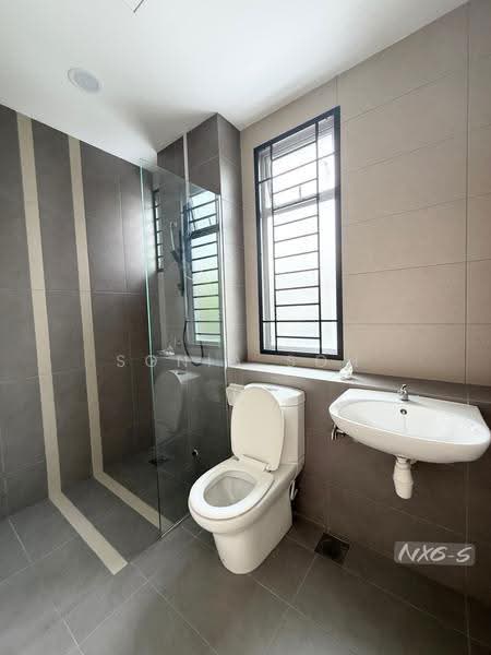Rumah Teres 2-Tingkat untuk Disewa di Telok Panglima Garang (Selangor) - Sonia Soh - Bathroom - PropertyGuru.com.my