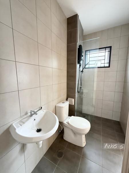 Rumah Teres 2-Tingkat untuk Disewa di Telok Panglima Garang (Selangor) - Sonia Soh - Bathroom - PropertyGuru.com.my