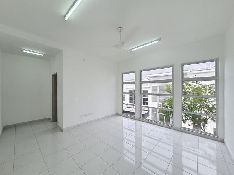 3-storey Terraced House for Sale in Masai (Johor) - Yvonne Lim - Living Room - PropertyGuru.com.my
