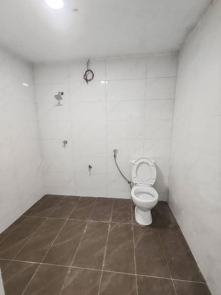 Rumah Teres 1-Tingkat untuk Dijual di Taman Johor (Tampoi) - Wallace Ang - Bathroom - PropertyGuru.com.my