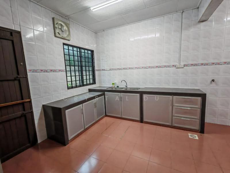 Rumah Teres 1-Tingkat untuk Disewa di Taman Pelangi (Johor Bahru) - Crystal Du - Kitchen - PropertyGuru.com.my