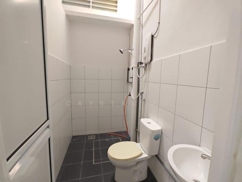 Rumah Teres 1-Tingkat untuk Disewa di Taman Pelangi (Johor Bahru) - Crystal Du - Bathroom - PropertyGuru.com.my