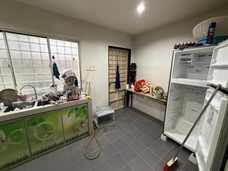 Rumah Teres untuk Dijual di Usj 12 (Subang Jaya) - Cindle Tai - Kitchen - PropertyGuru.com.my