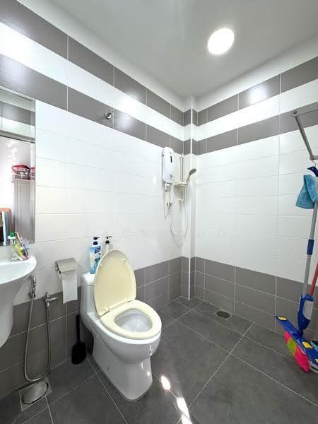 2-storey Terraced House for Sale in Ambang Botanic 2 (Klang) - Jack Boo - Bathroom - PropertyGuru.com.my