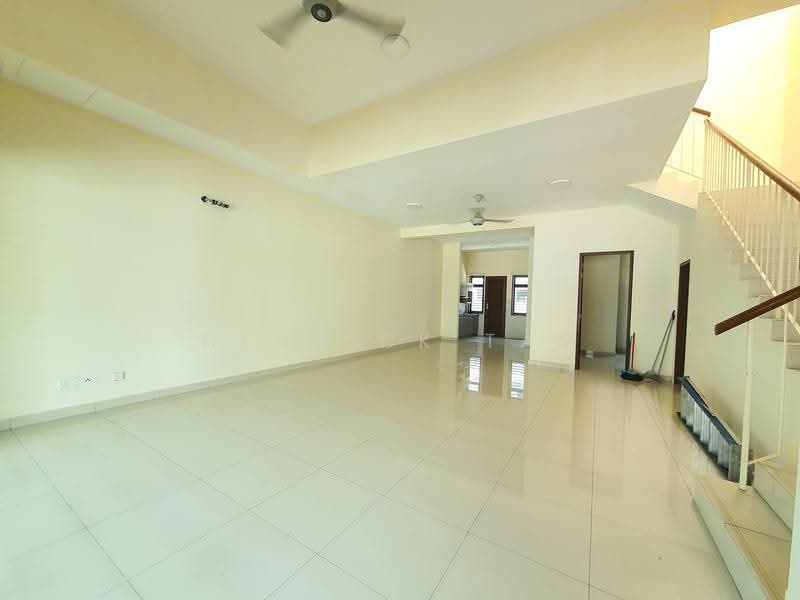 Rumah Teres 2-Tingkat untuk Disewa di Telok Panglima Garang (Selangor) - Henrick Tan - Living Room - PropertyGuru.com.my