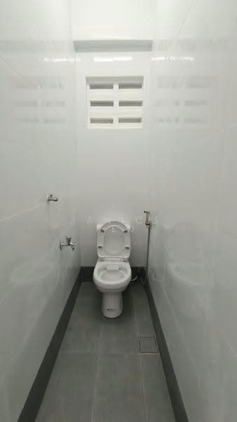 Kilang untuk Disewa di Kawasan Perindustrian Mount Austin (Tebrau) - Janice Teo - Bathroom - PropertyGuru.com.my