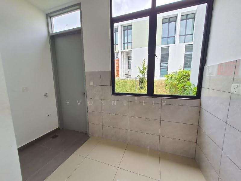 Rumah Teres 3-Tingkat untuk Dijual di Bandar Seri Alam (Masai) - Yvonne Lim - PropertyGuru.com.my