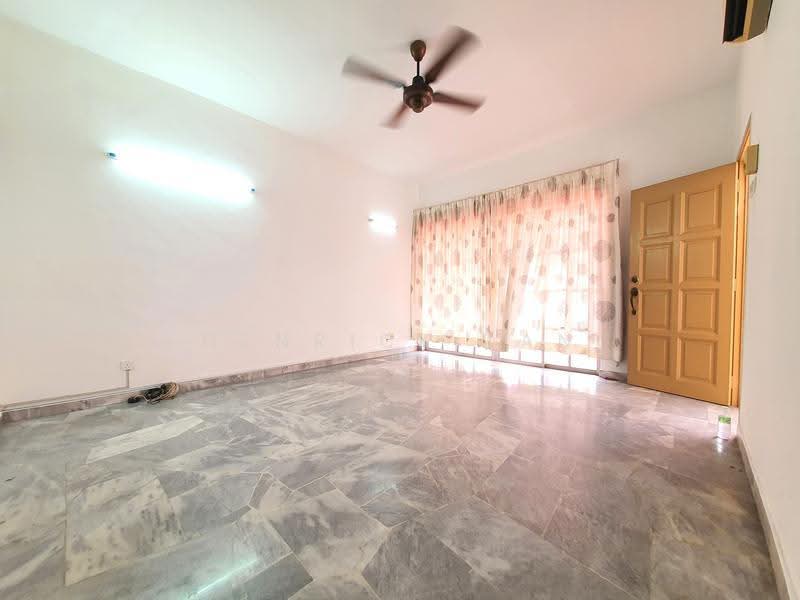 Rumah Teres 2-Tingkat untuk Disewa di Usj 20 (Subang Jaya) - Henrick Tan - Living Room - PropertyGuru.com.my