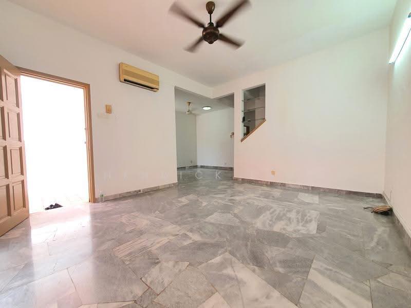 Rumah Teres 2-Tingkat untuk Disewa di Usj 20 (Subang Jaya) - Henrick Tan - Living Room - PropertyGuru.com.my