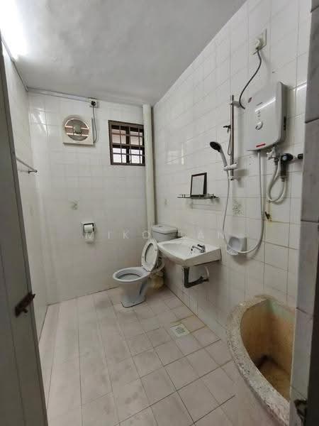 Rumah Teres 2-Tingkat untuk Disewa di Kampung Pasir Puteh (Ipoh) - Miko Tan - Bathroom - PropertyGuru.com.my