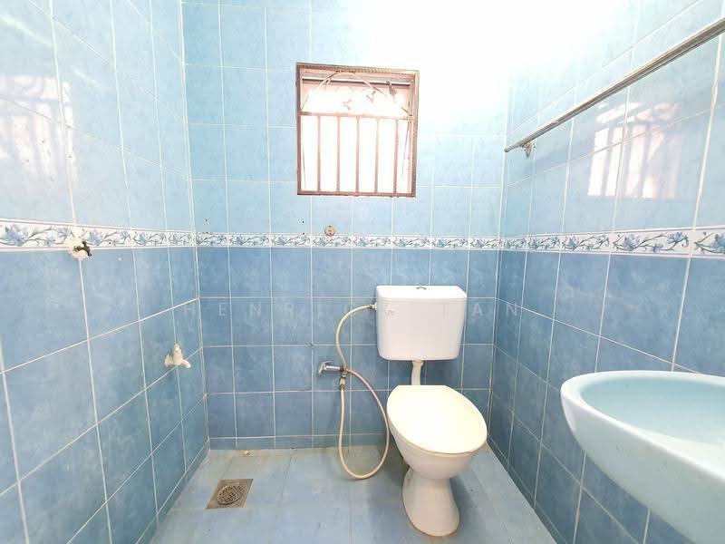 Rumah Teres 1-Tingkat untuk Disewa di Taman Sri Muda (Shah Alam) - Henrick Tan - Bathroom - PropertyGuru.com.my