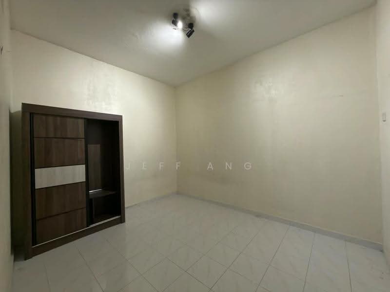 Rumah Teres 1.5-Tingkat untuk Dijual di Taman Suria (Johor Bahru) - Jeff Ang - PropertyGuru.com.my