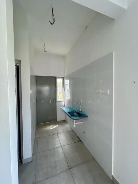 3-storey Terraced House for Rent in Taman Sri Manja (Petaling Jaya) - Peter Tan - Kitchen - PropertyGuru.com.my