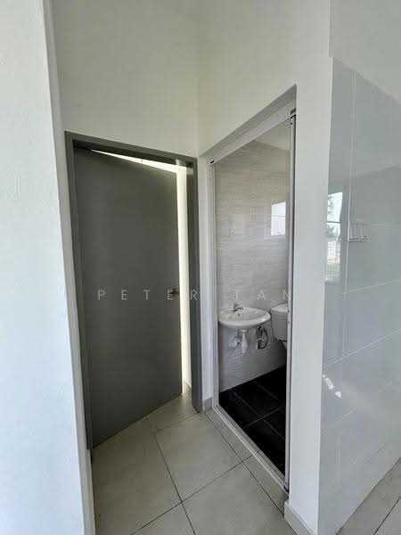 3-storey Terraced House for Rent in Taman Sri Manja (Petaling Jaya) - Peter Tan - Bathroom - PropertyGuru.com.my