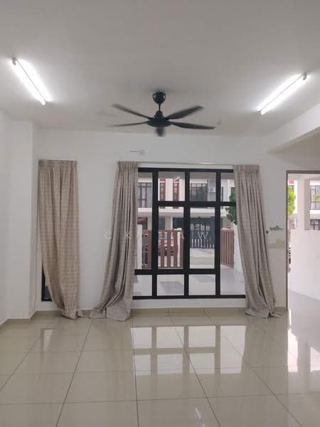 Rumah Teres 2-Tingkat untuk Disewa di Setia Ecohill (Semenyih) - CK Law - Living Room - PropertyGuru.com.my