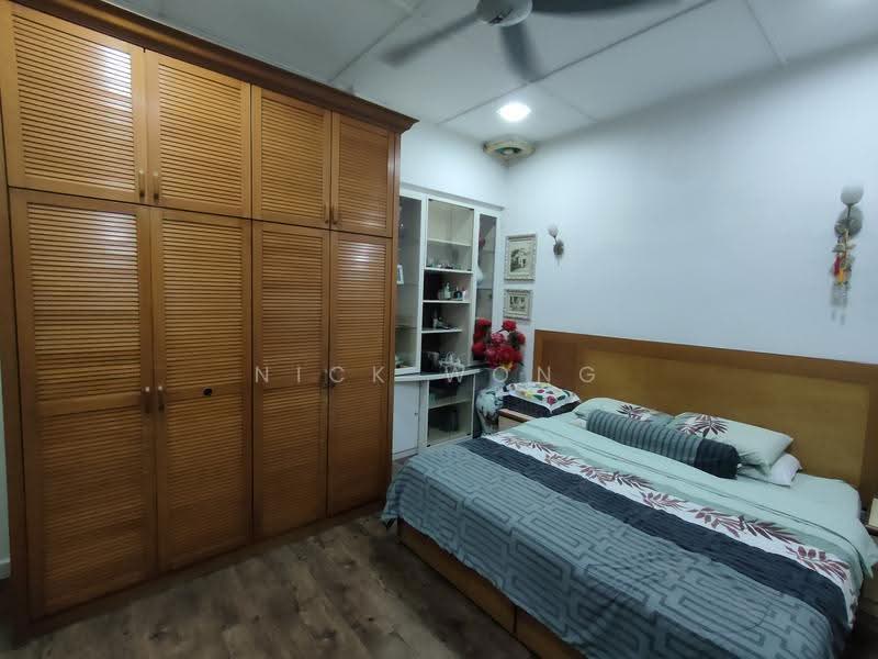 Pangsapuri untuk Dijual di The Riviera - Nick Wong - Bedroom - PropertyGuru.com.my
