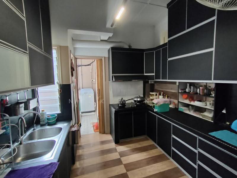 Pangsapuri untuk Dijual di The Riviera - Nick Wong - Kitchen - PropertyGuru.com.my