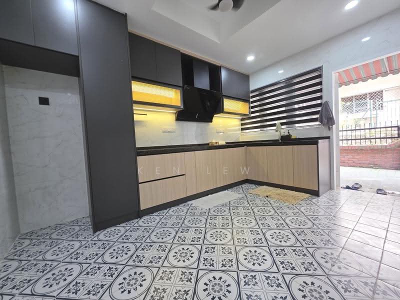 2-storey Terraced House for Sale in Taman Segar (Cheras) - Ken Lew - Kitchen - PropertyGuru.com.my