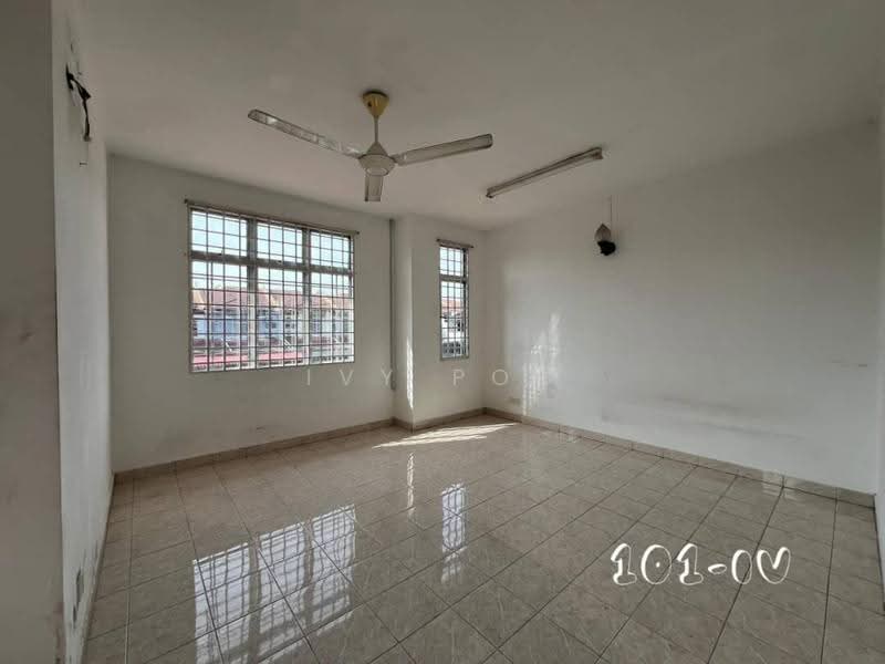 Rumah Teres 2-Tingkat untuk Disewa di Klang (Selangor) - Ivy Por - Living Room - PropertyGuru.com.my