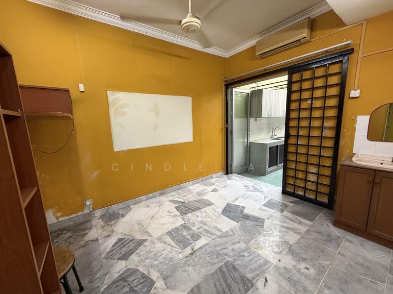 2-storey Terraced House for Sale in Usj 9 (Subang Jaya) - Cindle Tai - Kitchen - PropertyGuru.com.my