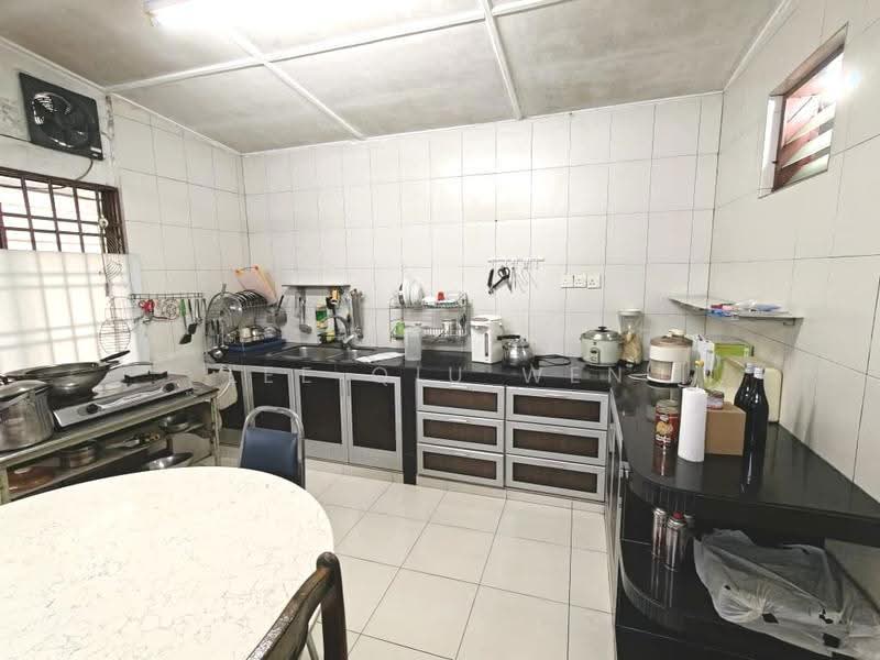 Rumah Teres 1-Tingkat untuk Dijual di Taman Abad (Johor Bahru) - Lee Qiu Wen - Kitchen - PropertyGuru.com.my