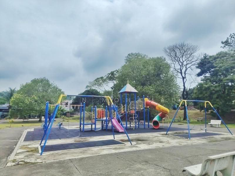 Rumah Teres 1-Tingkat untuk Dijual di Lestari Putra (Seri Kembangan) - Reen Mohamad - Exterior - PropertyGuru.com.my