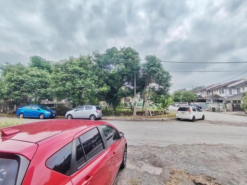 Rumah Teres 1-Tingkat untuk Dijual di Lestari Putra (Seri Kembangan) - Reen Mohamad - Exterior - PropertyGuru.com.my