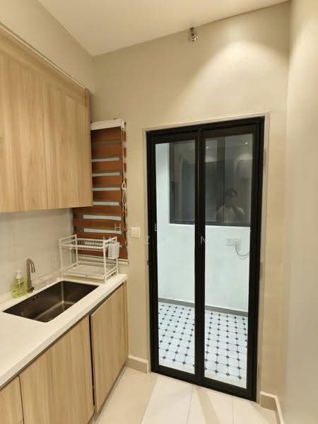 Service Residence for Rent at Maya Bay Residences @ Gamuda Cove - Halim Mazlan - Kitchen - PropertyGuru.com.my