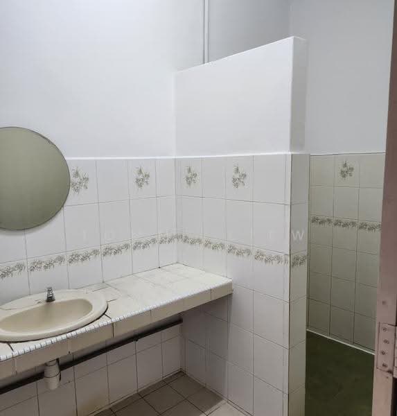 2-storey Terraced House for Sale in BANDAR PUCHONG JAYA (Puchong) - Tommy Liew - Bathroom - PropertyGuru.com.my