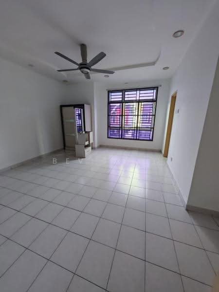 2-storey Terraced House for Sale in Taman Sierra Perdana (Masai) - Bevis Hoo - Living Room - PropertyGuru.com.my